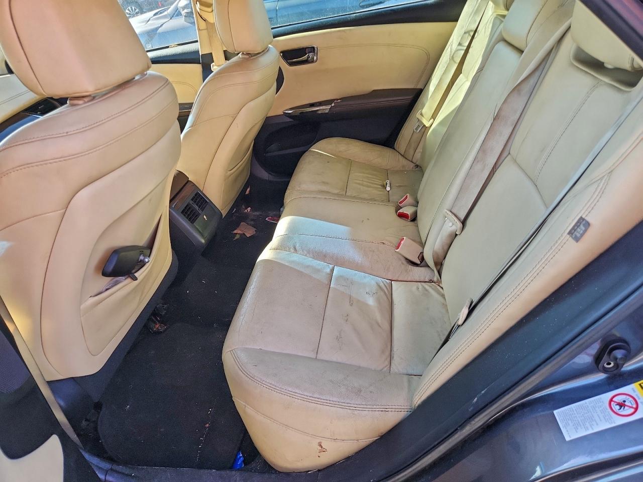 2013 TOYOTA Avalon