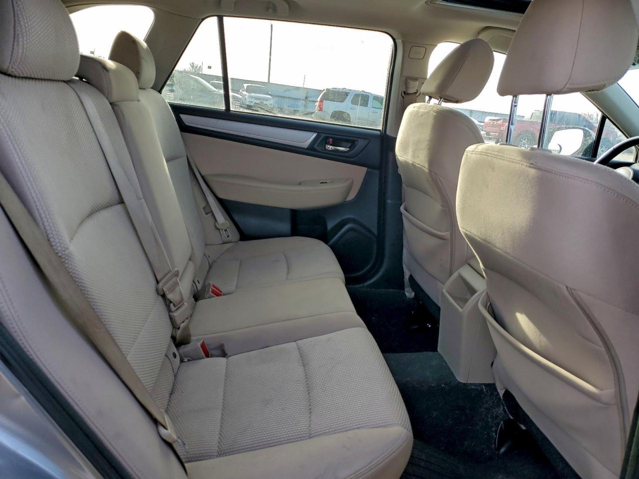 2017 SUBARU Outback