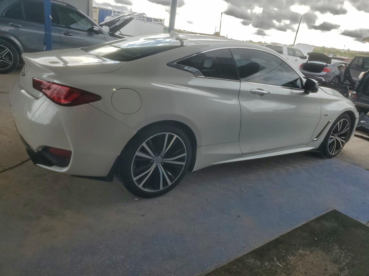 2018 INFINITI Q60