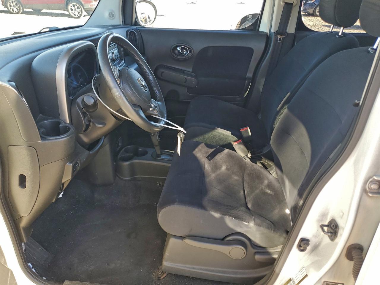 2010 NISSAN CUBE
