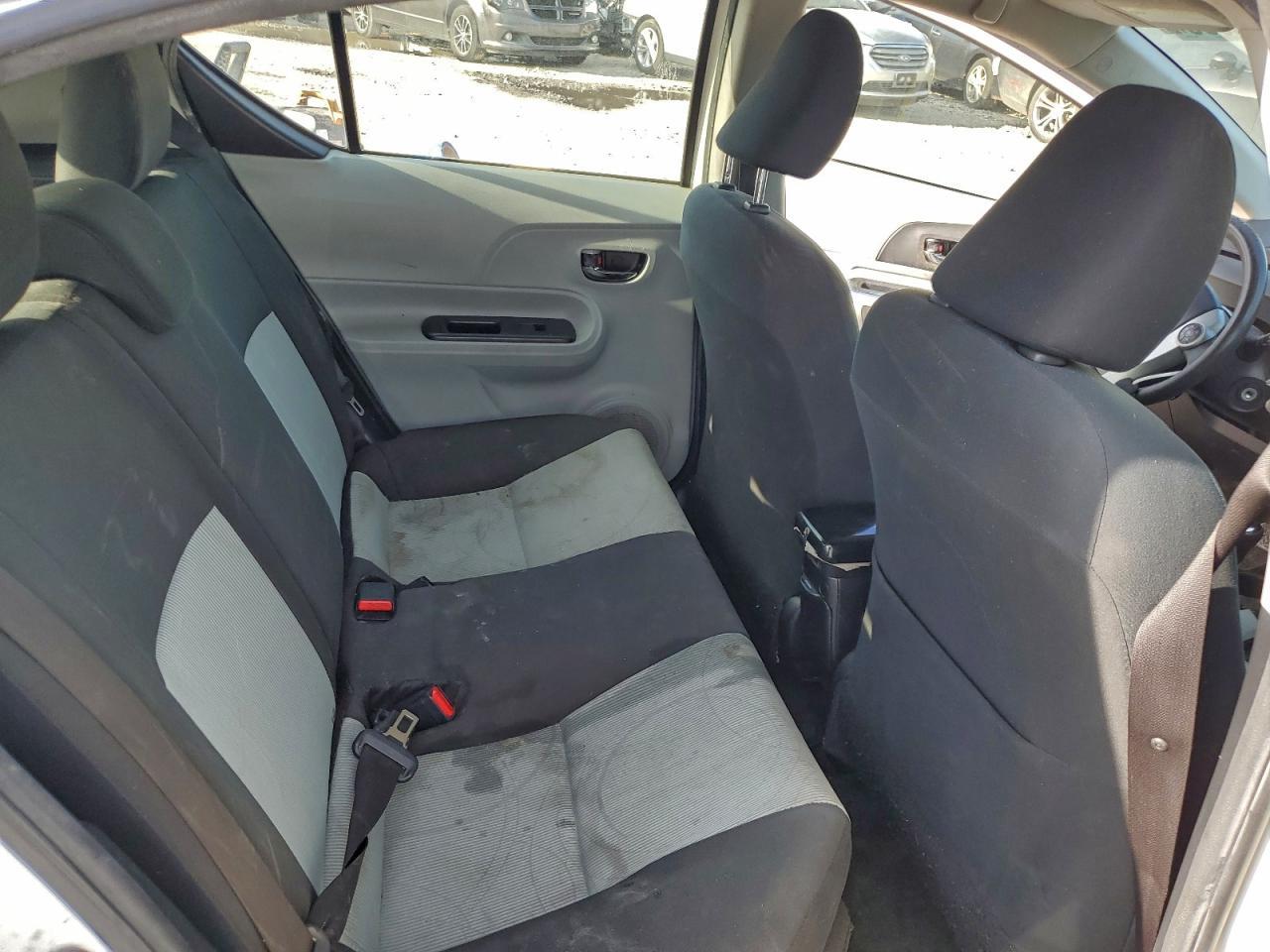 2013 TOYOTA Prius c
