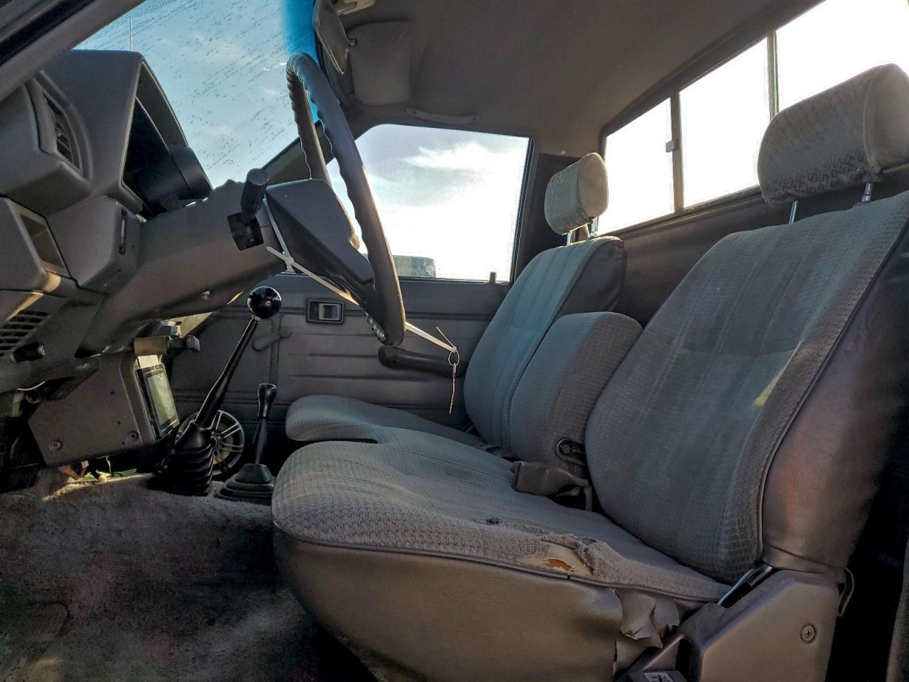 1988 TOYOTA Pickup