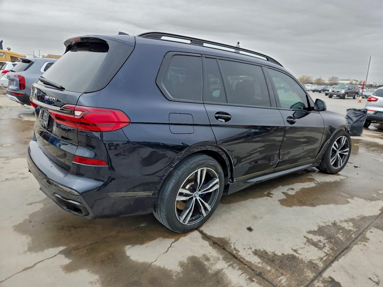 2021 BMW X7