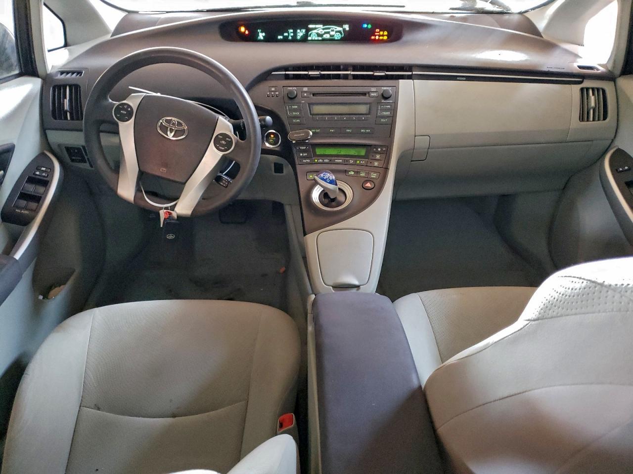 2011 TOYOTA PRIUS