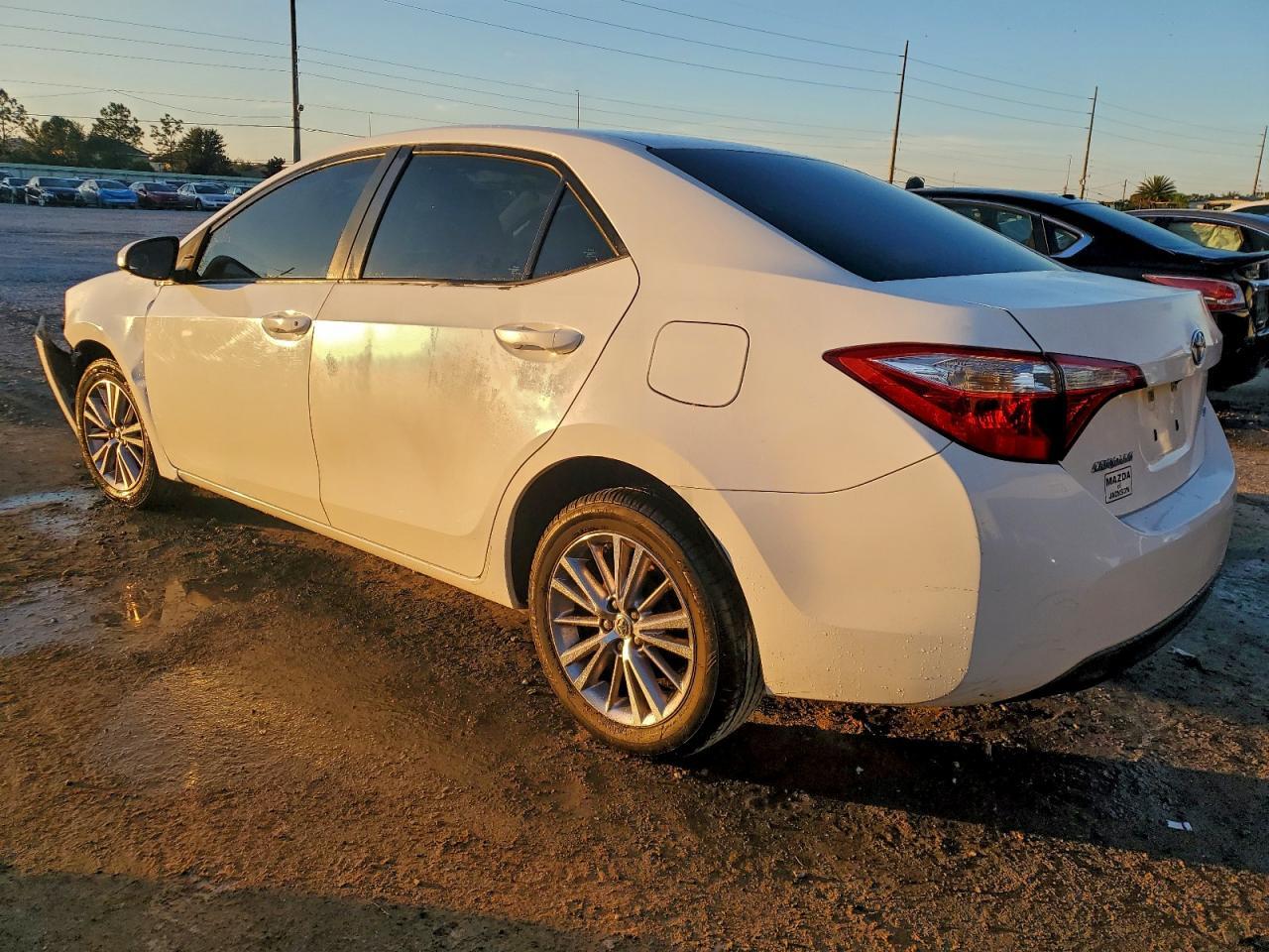 2015 TOYOTA COROLLA