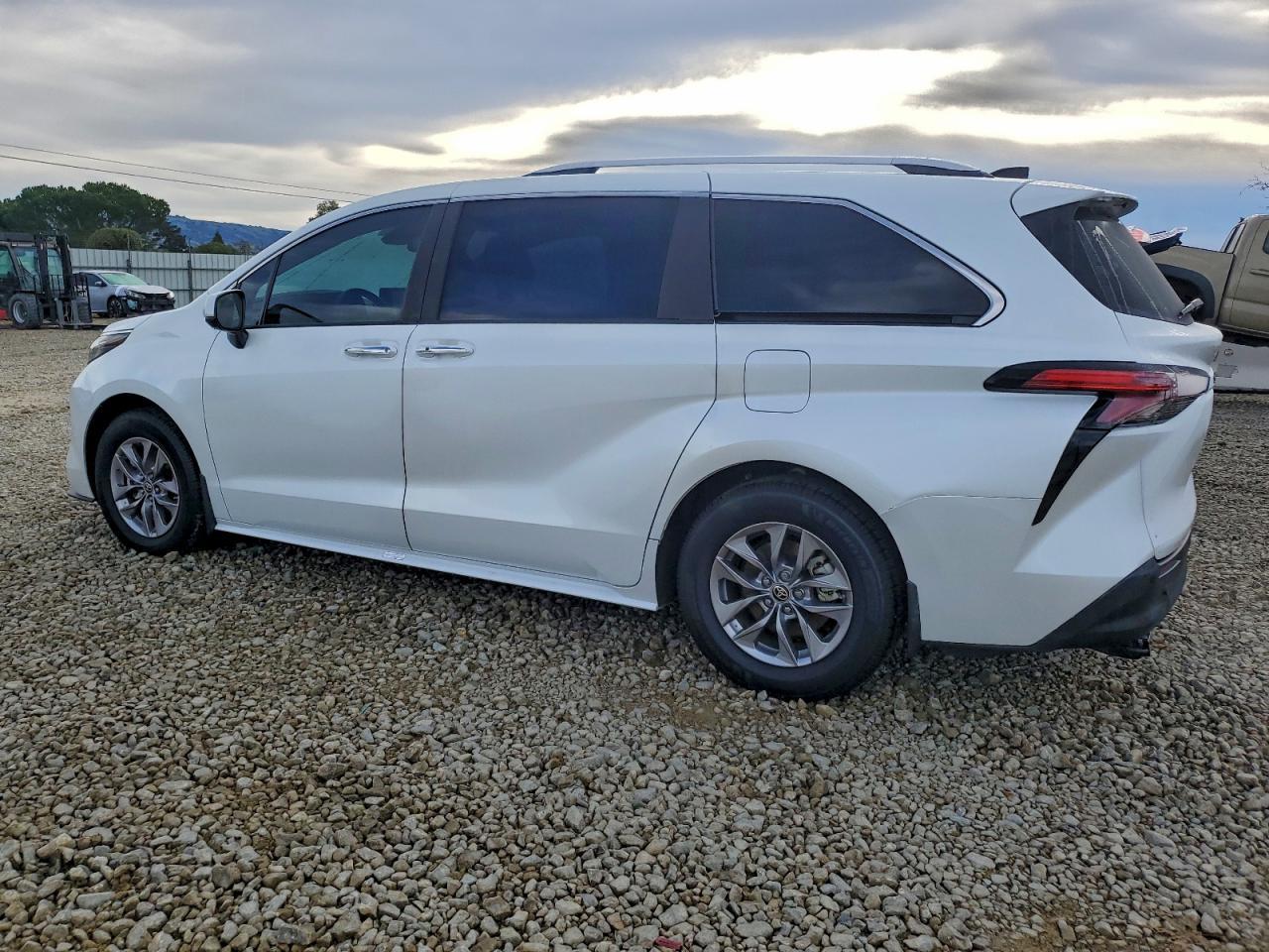 2022 TOYOTA SIENNA