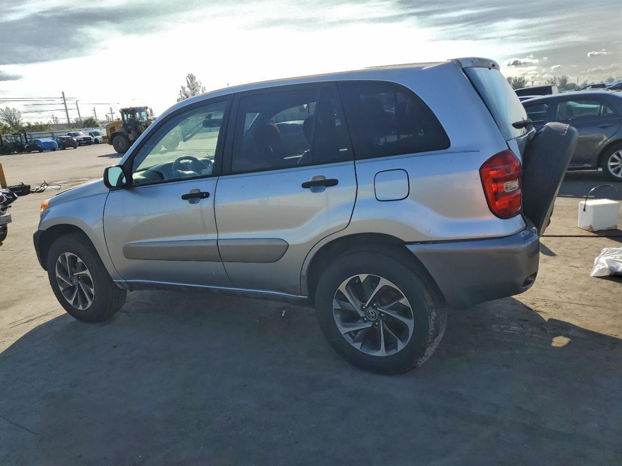 2005 TOYOTA RAV4