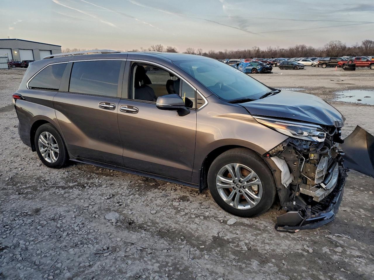 2023 TOYOTA SIENNA