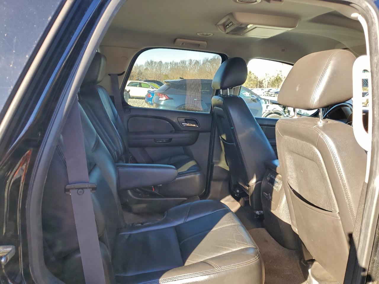 2011 CHEVROLET Tahoe