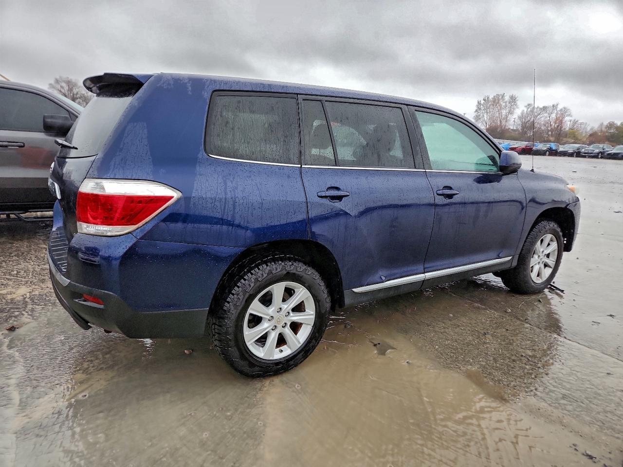2011 TOYOTA HIGHLANDER