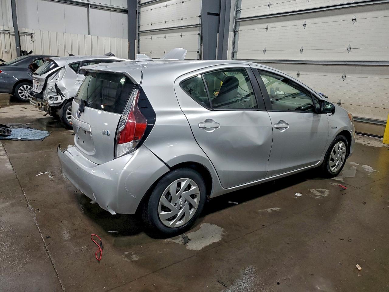 2015 TOYOTA Prius c
