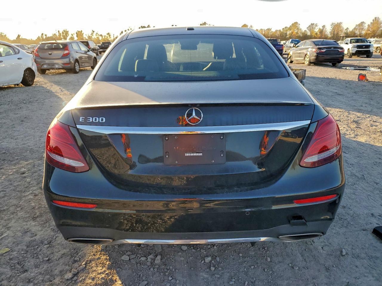 2017 MERCEDES-BENZ E-Class