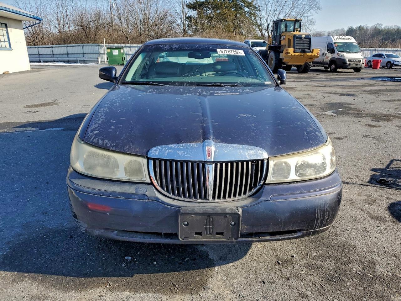 2002 LINCOLN Town Car