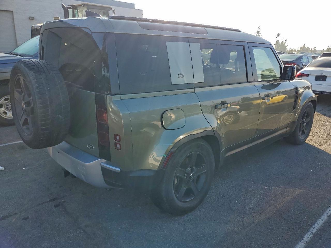 2020 LAND ROVER Defender