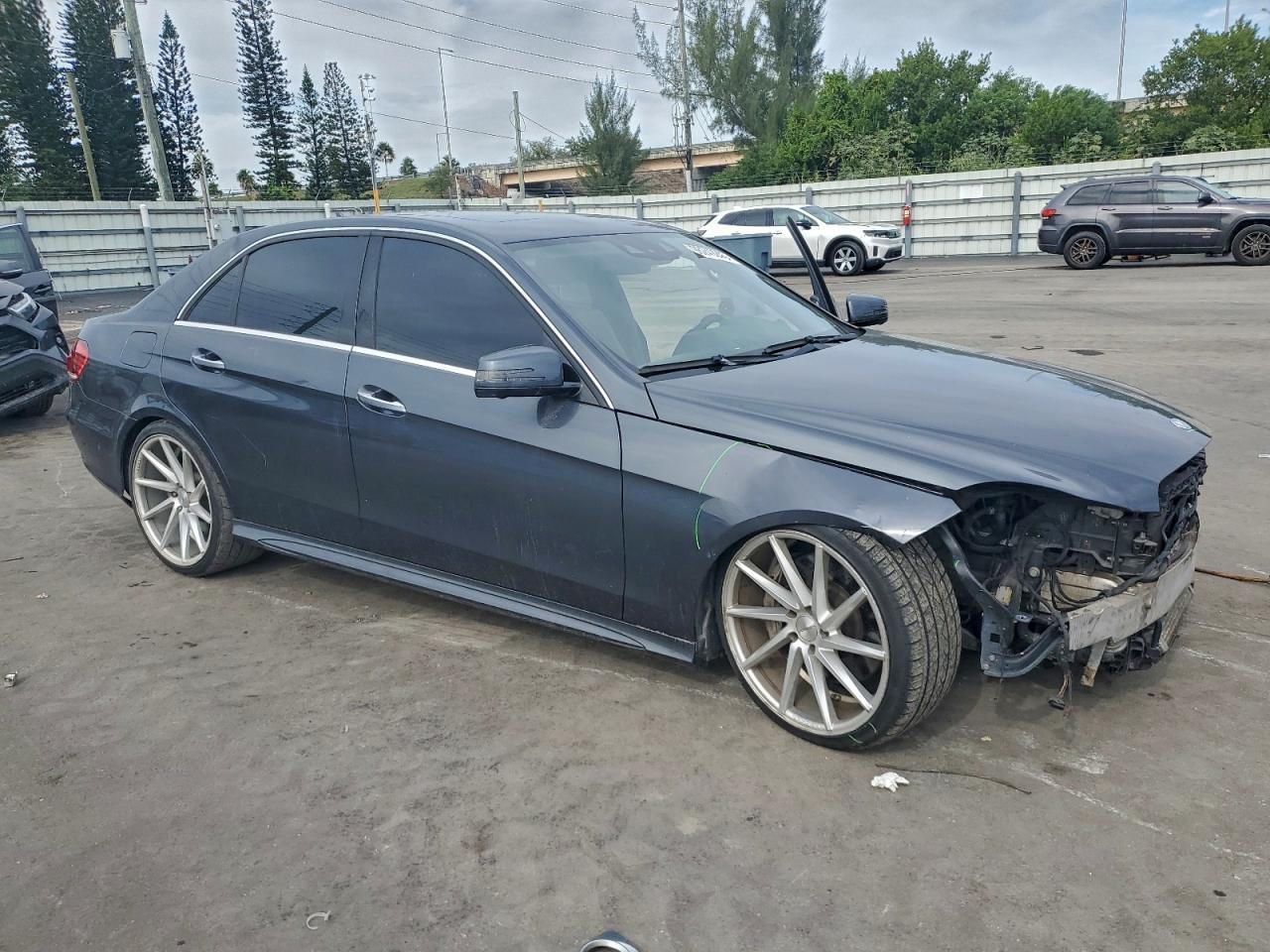 2014 MERCEDES-BENZ E-Class