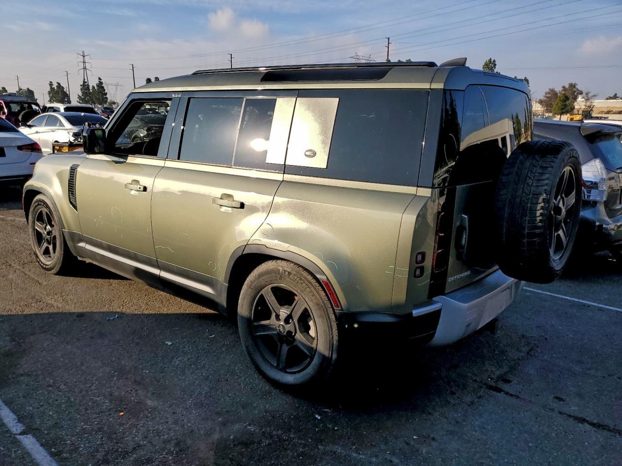 2020 LAND ROVER Defender