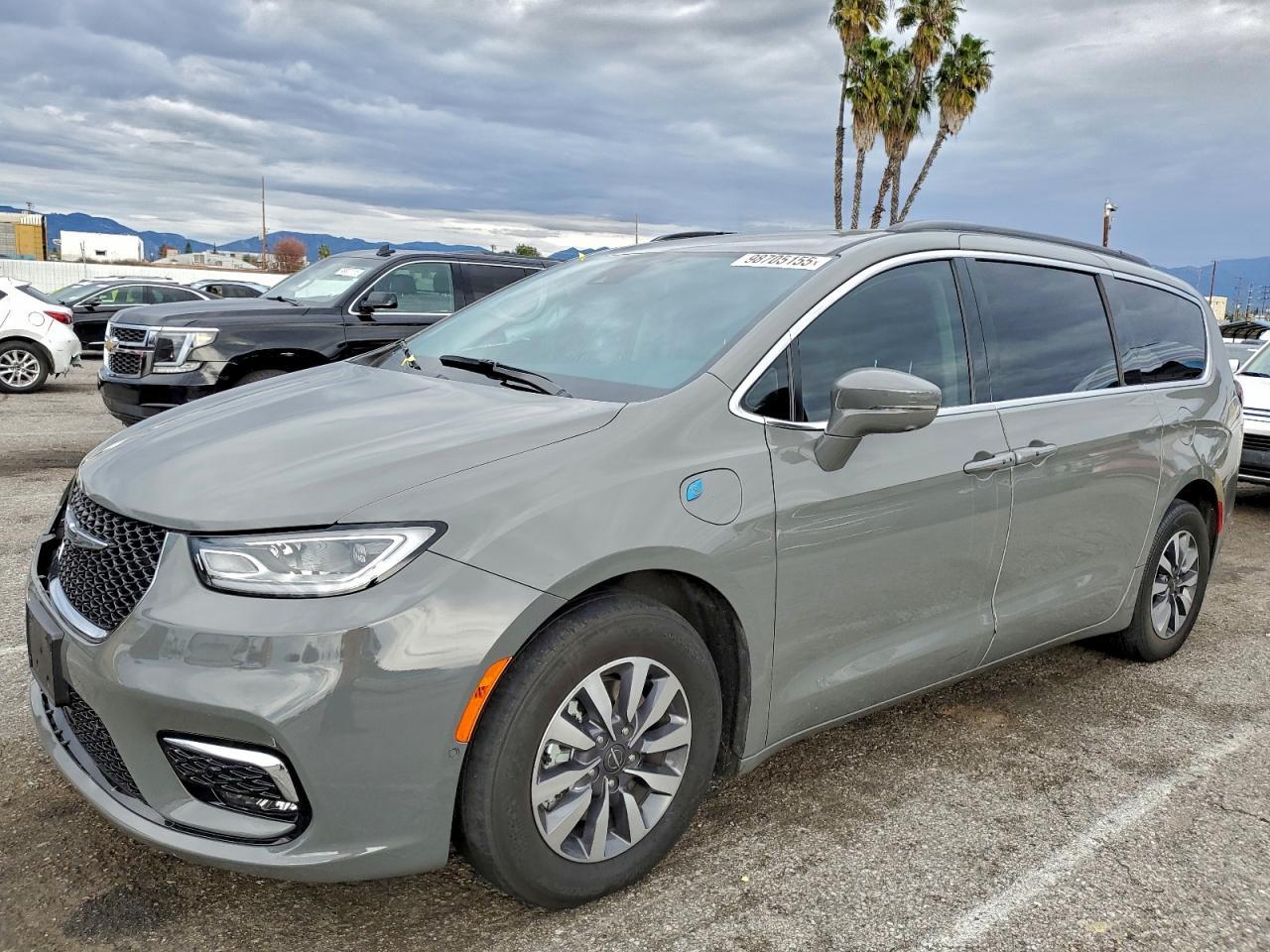 2022 CHRYSLER Pacifica