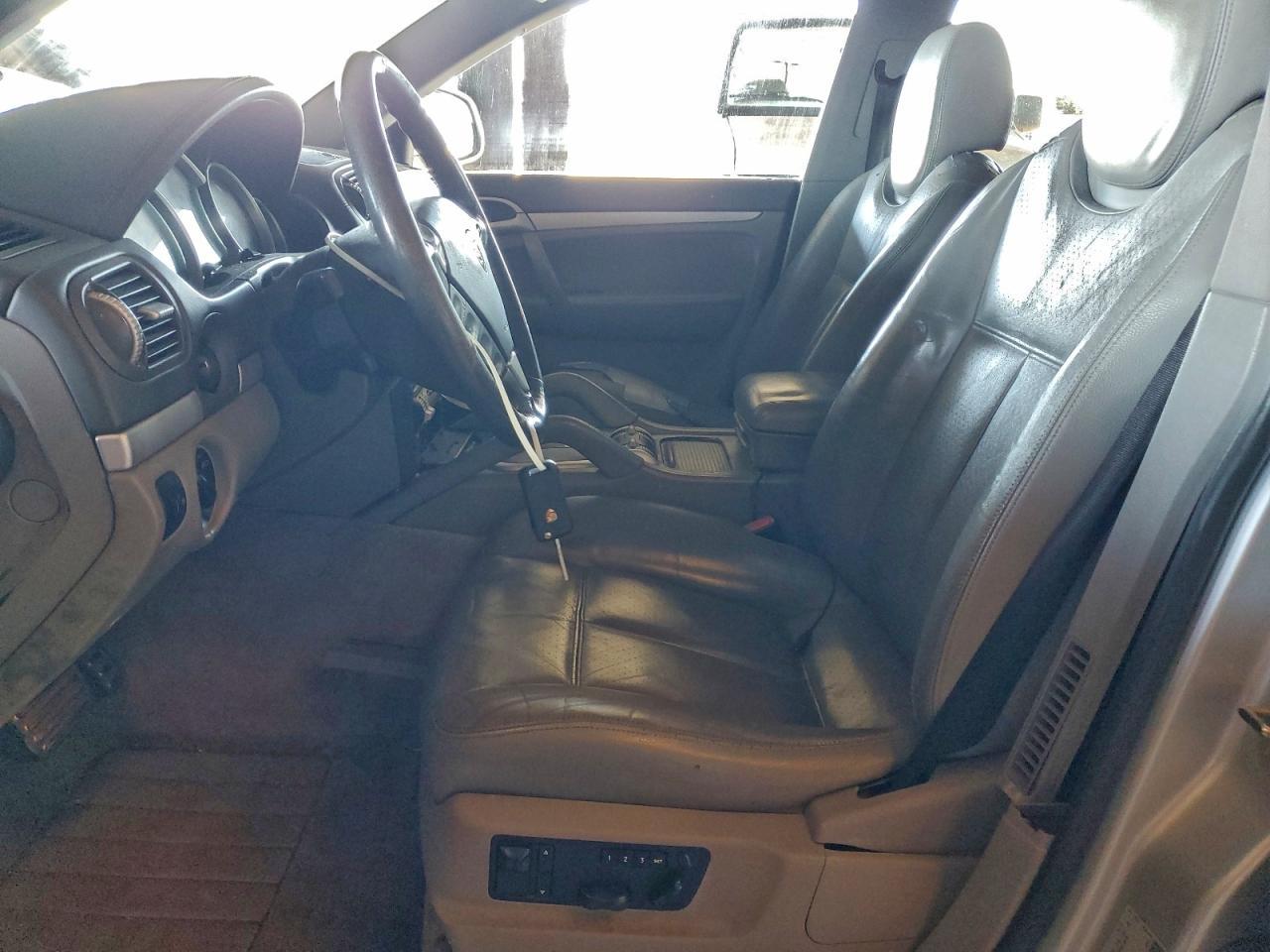 2004 PORSCHE CAYENNE