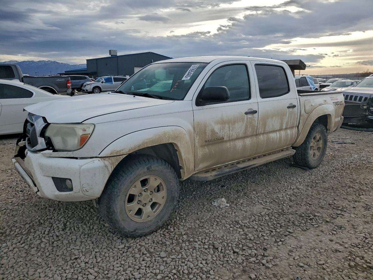 2015 TOYOTA TACOMA