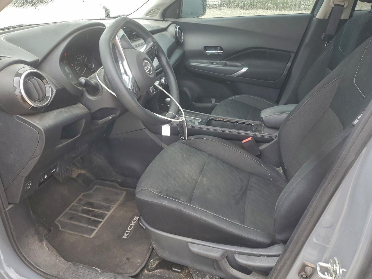2024 NISSAN KICKS