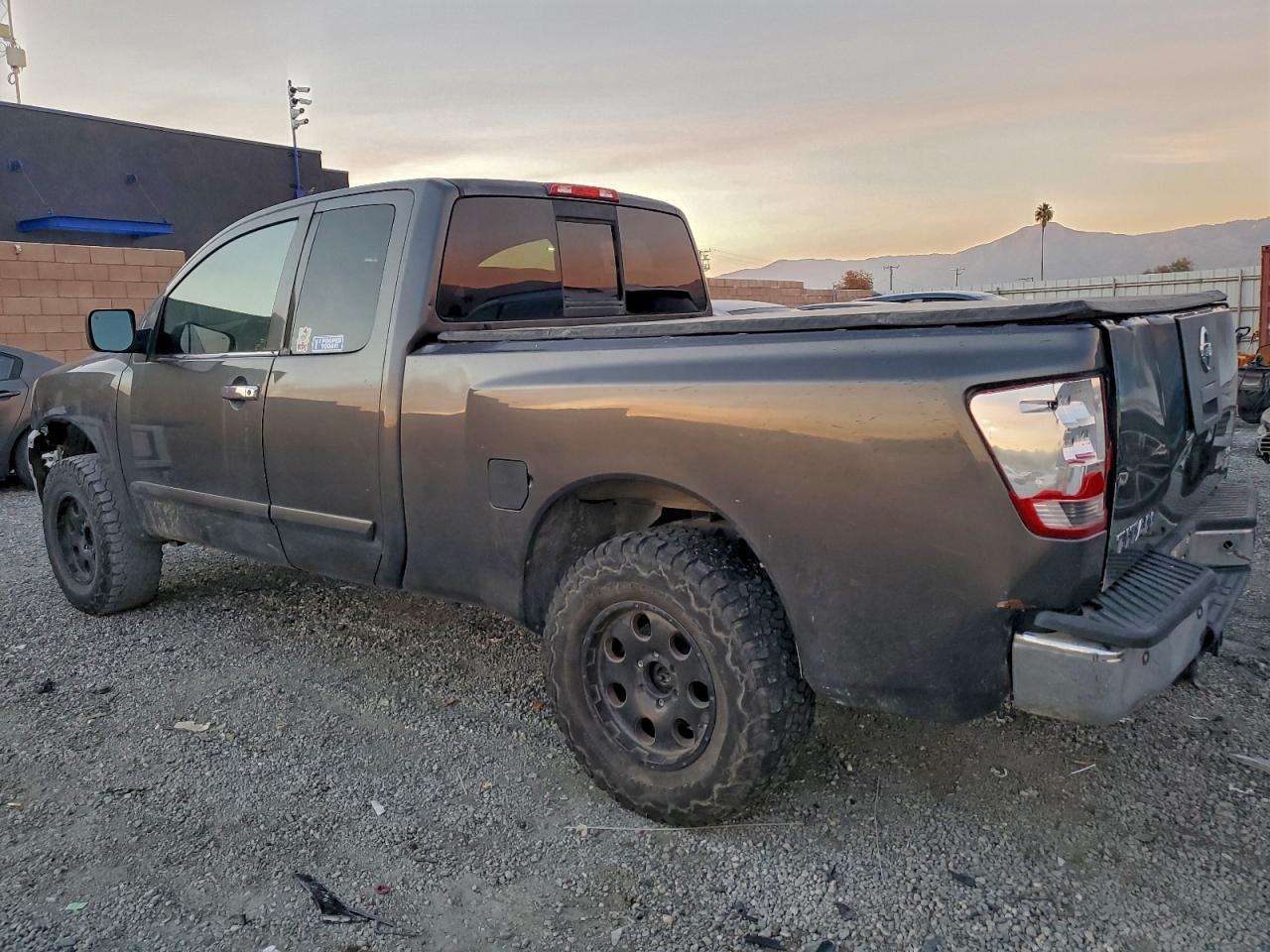 2006 NISSAN Titan