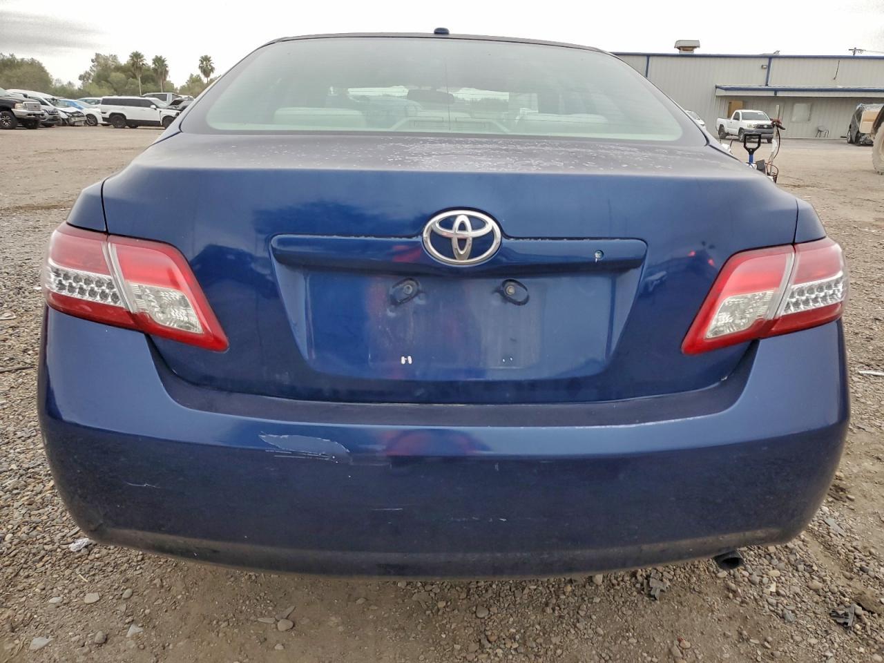 2011 TOYOTA CAMRY
