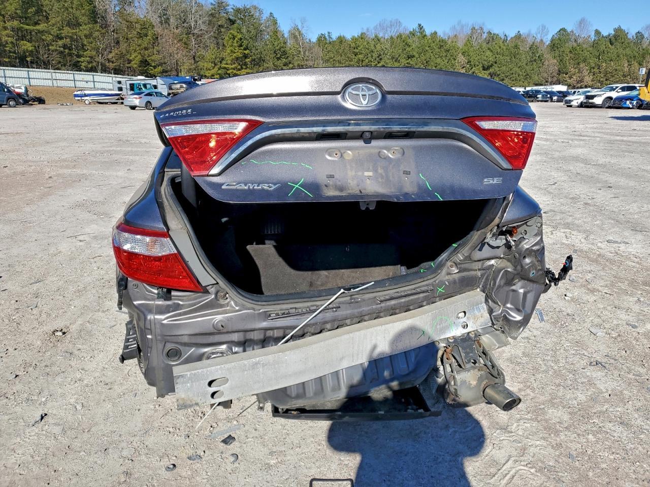2016 TOYOTA CAMRY