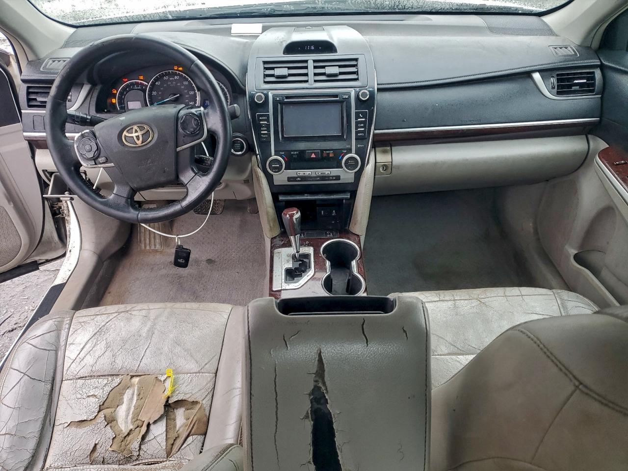 2014 TOYOTA CAMRY