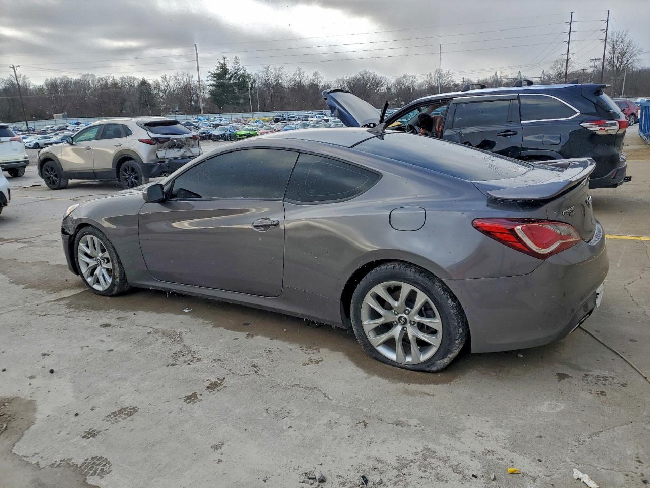 2013 HYUNDAI GENESIS
