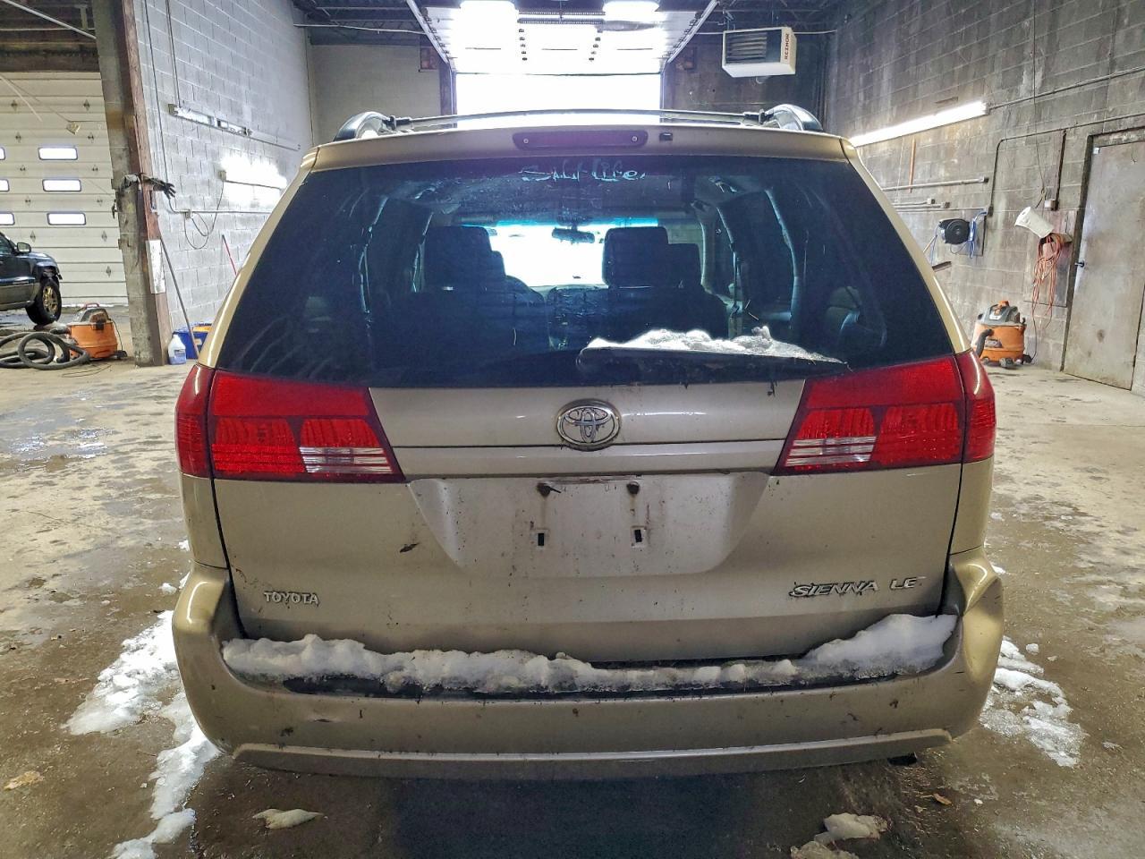 2005 TOYOTA SIENNA