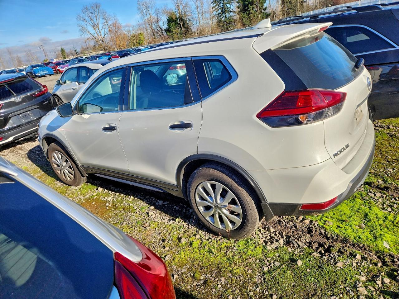 2017 NISSAN ROGUE