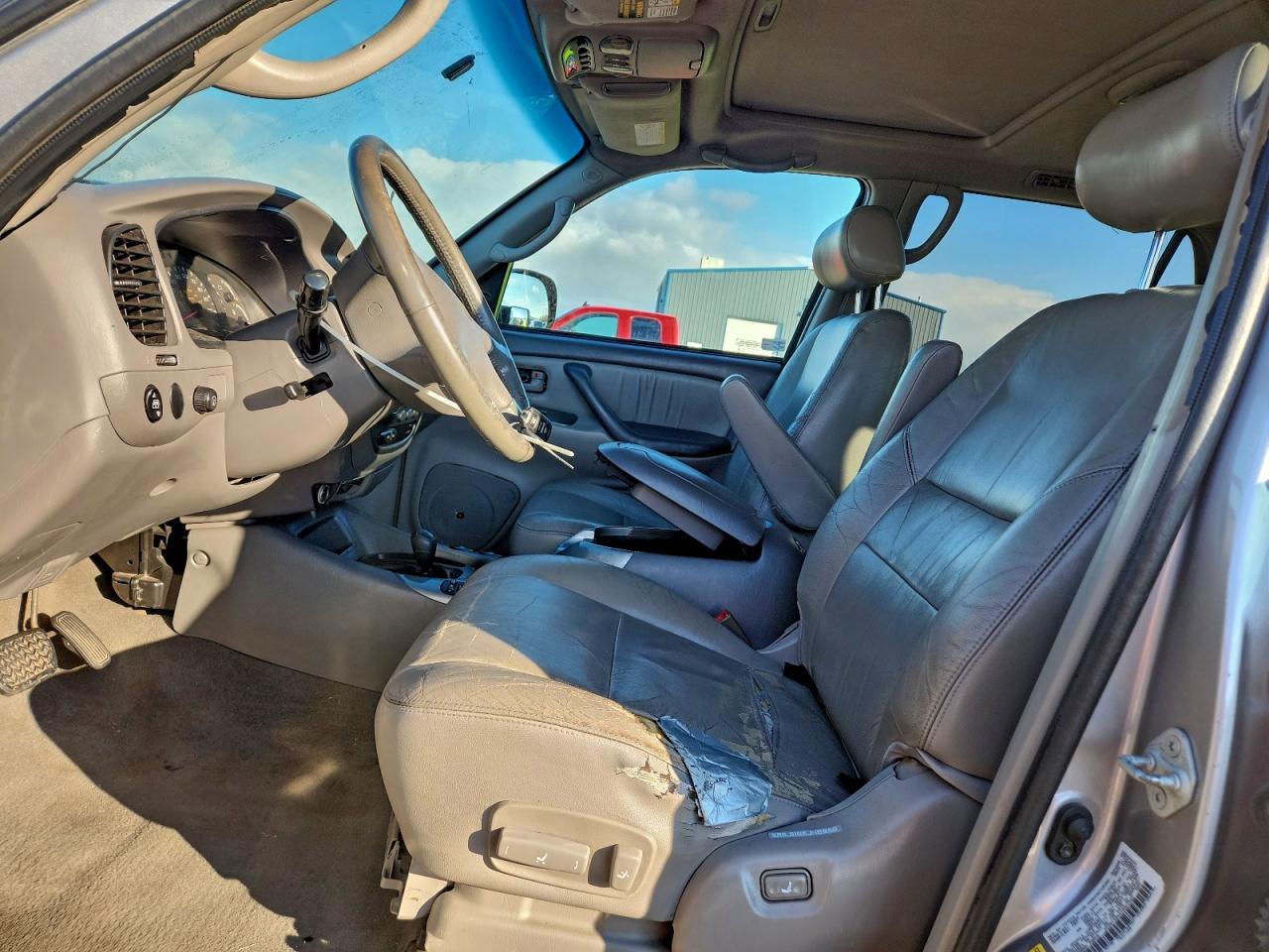 2001 TOYOTA Sequoia