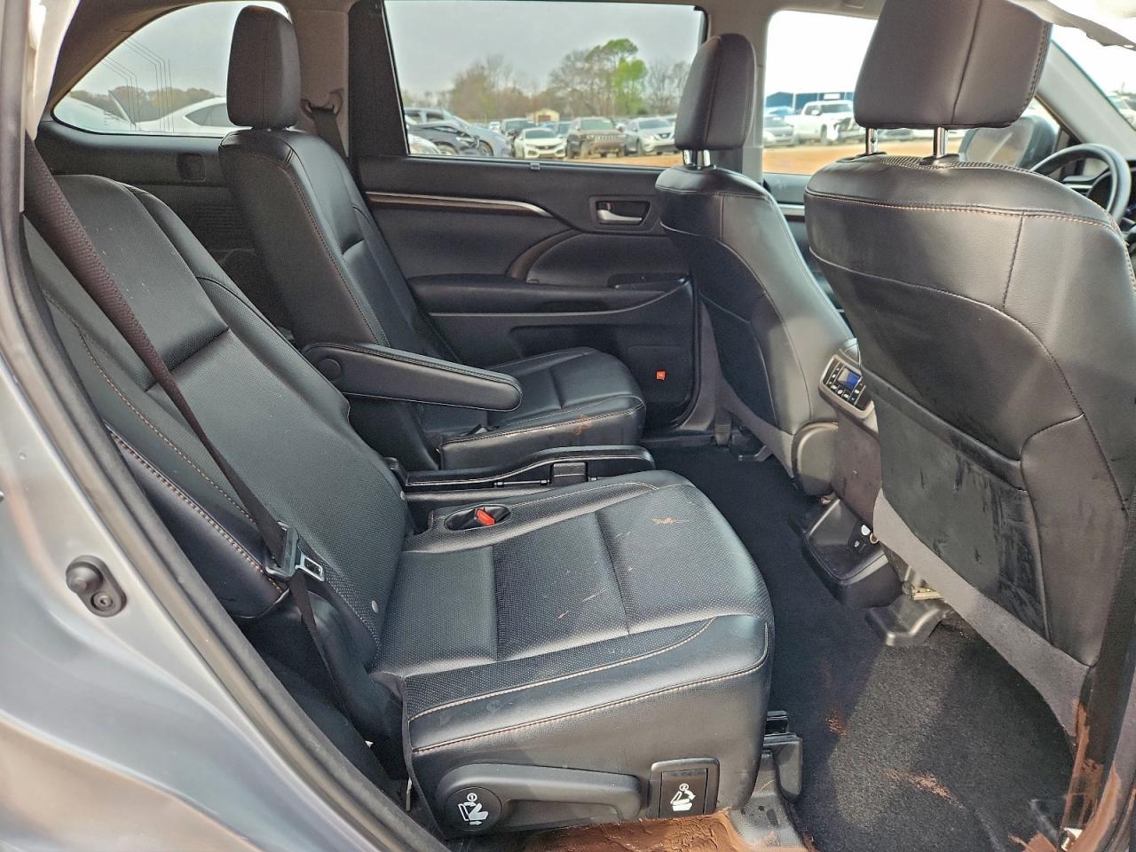2015 TOYOTA HIGHLANDER