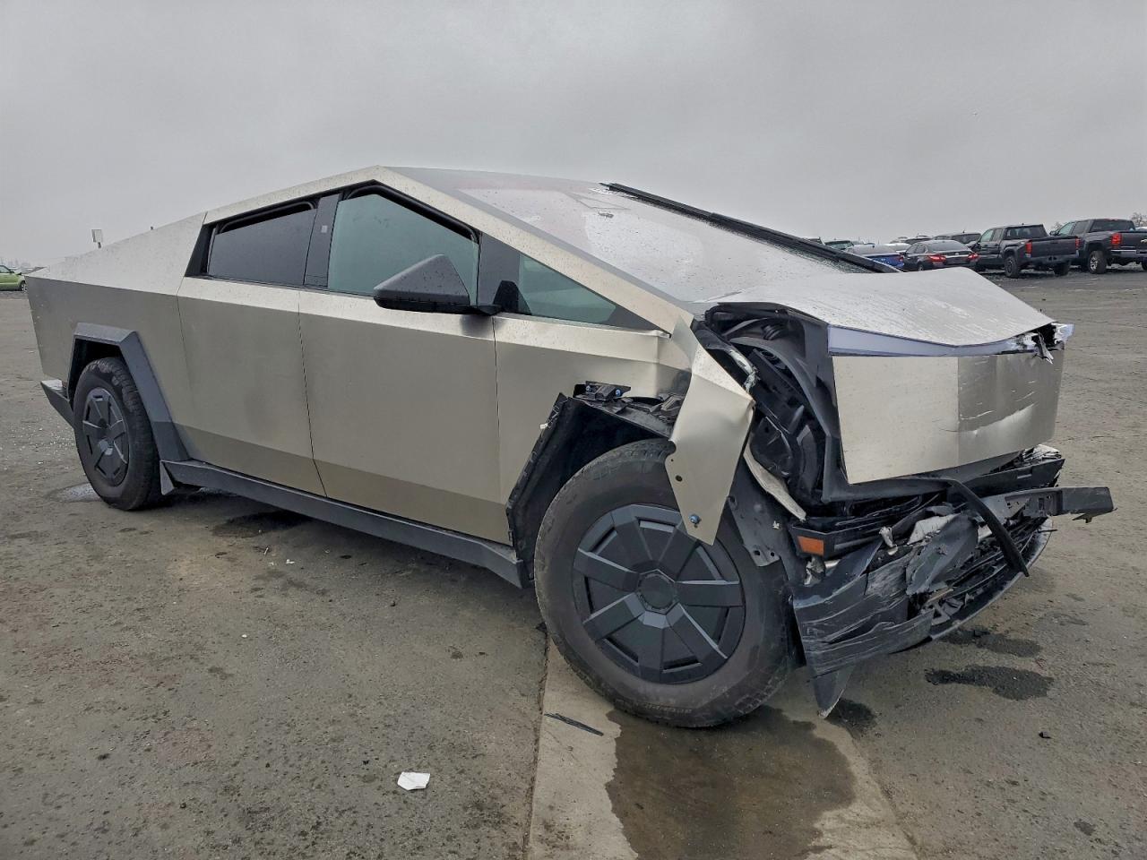 2025 TESLA Cybertruck