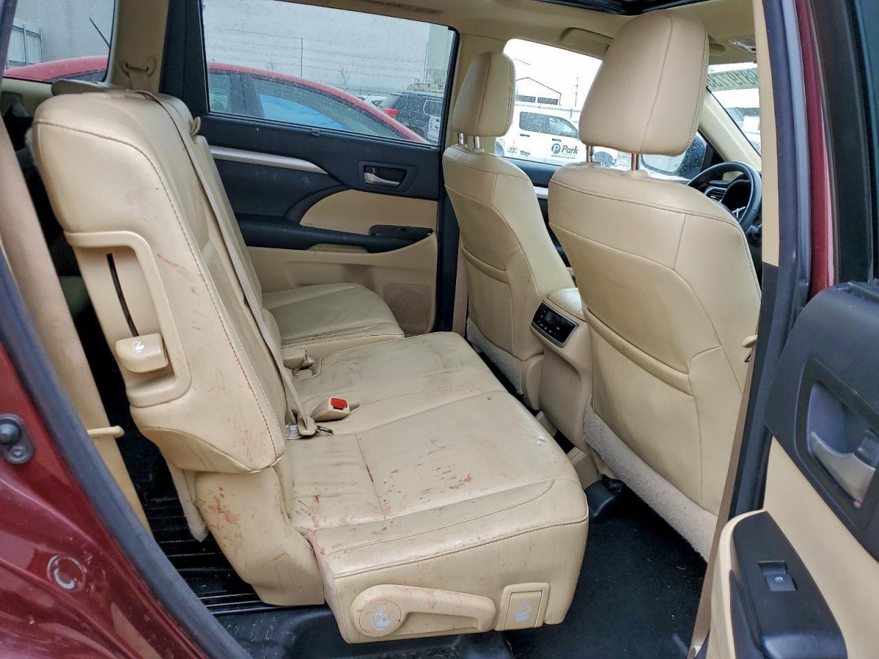 2016 TOYOTA HIGHLANDER
