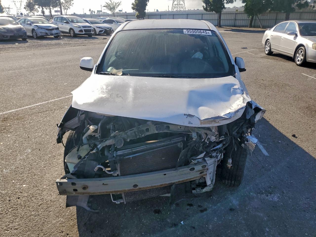 2013 NISSAN VERSA