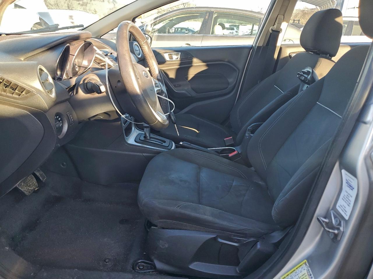 2014 FORD Fiesta