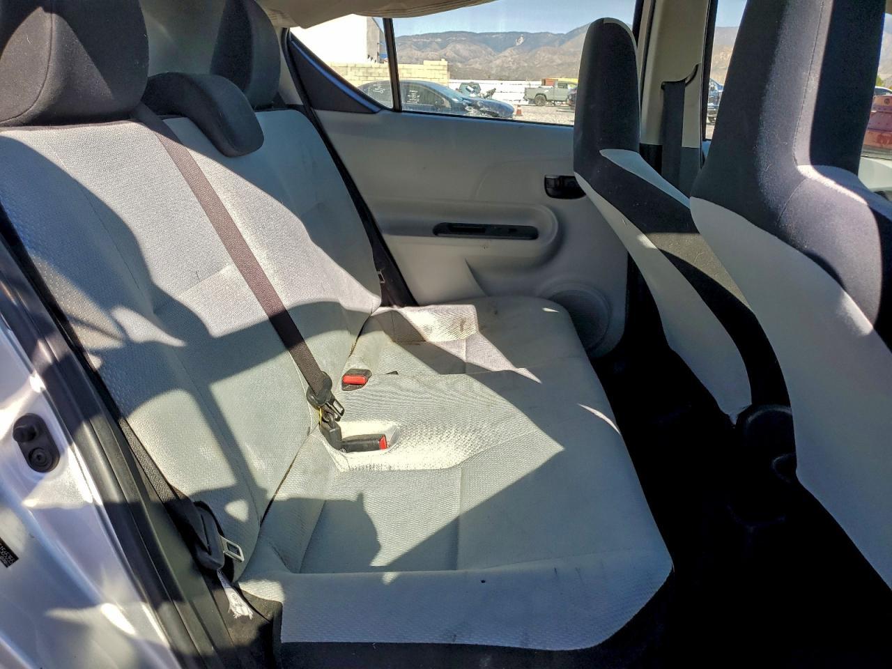 2014 TOYOTA Prius c