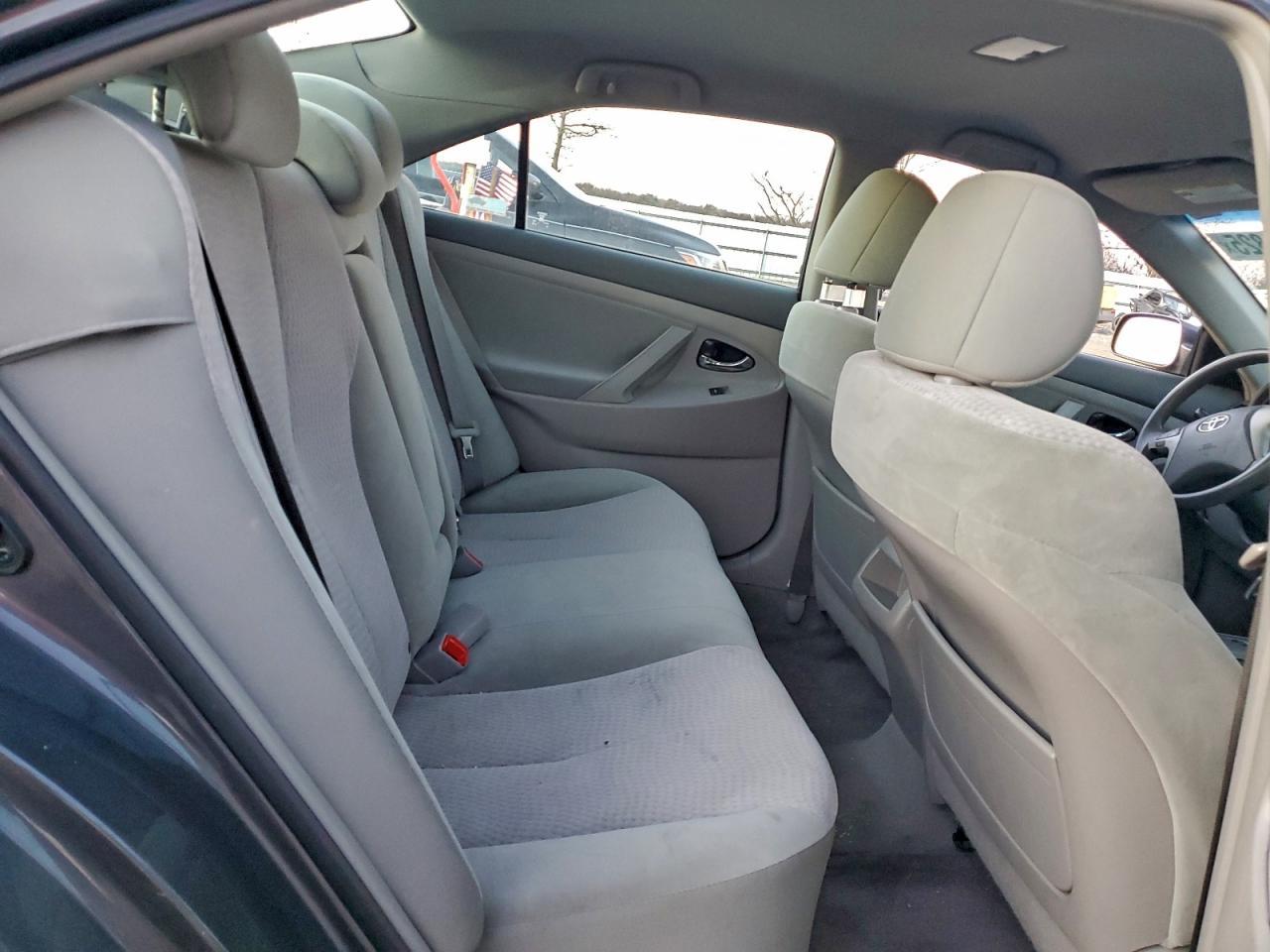 2011 TOYOTA CAMRY