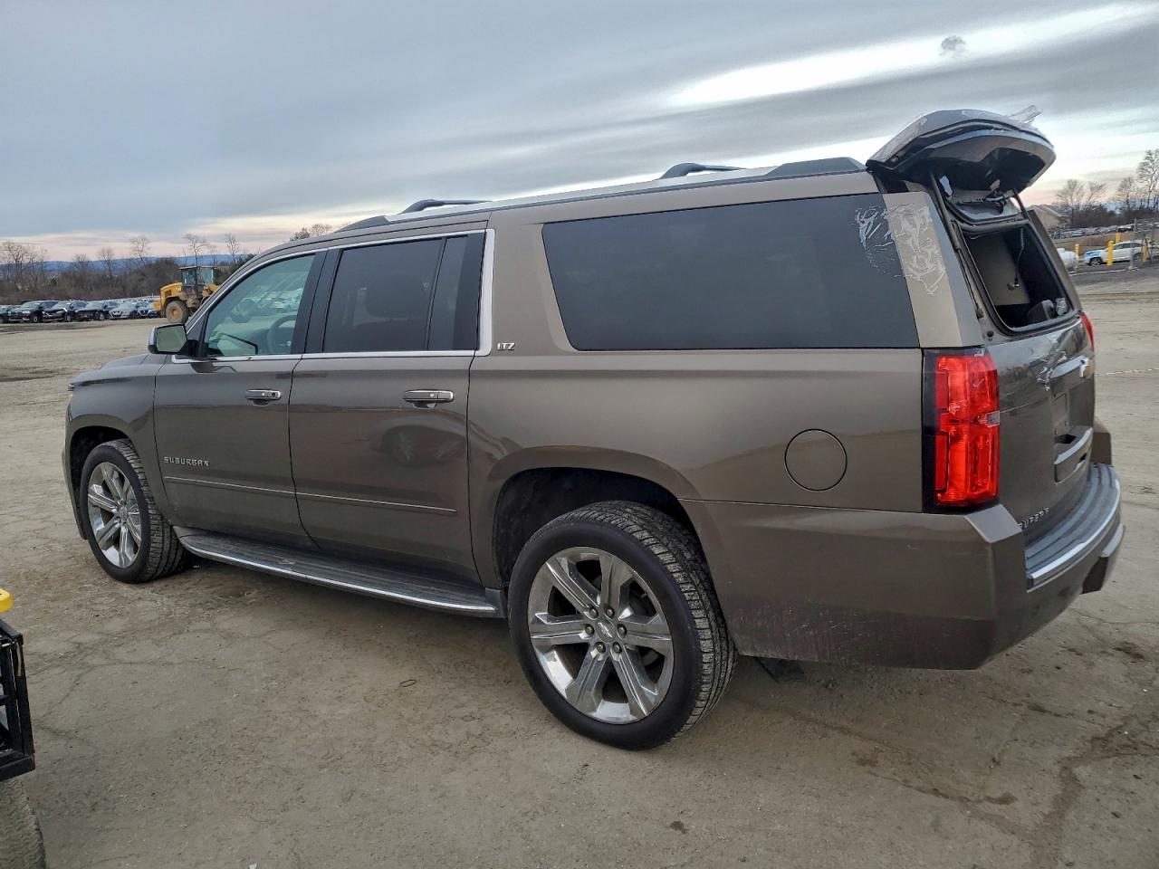 2016 CHEVROLET Suburban