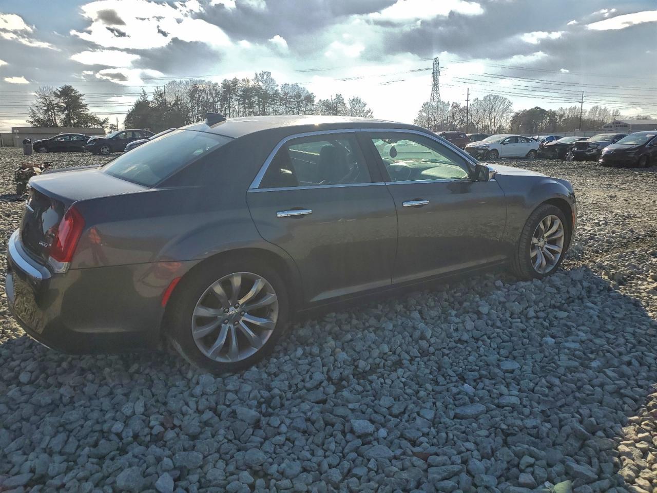 2019 CHRYSLER 300