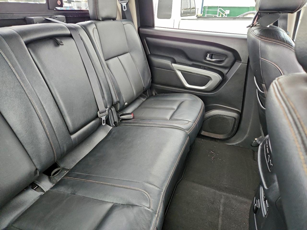 2017 NISSAN Titan