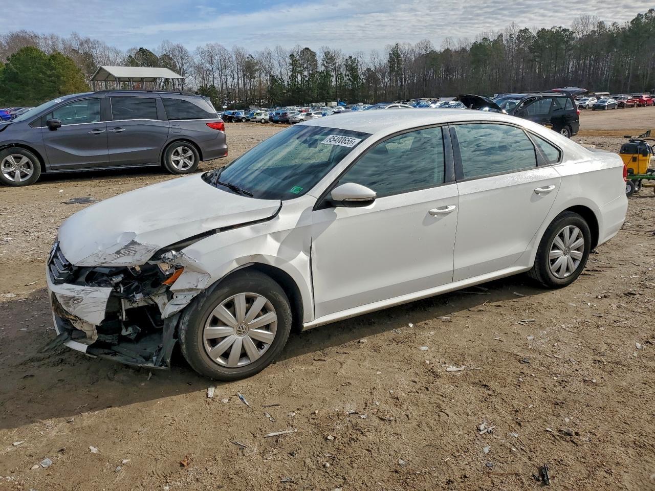 2012 VOLKSWAGEN Passat