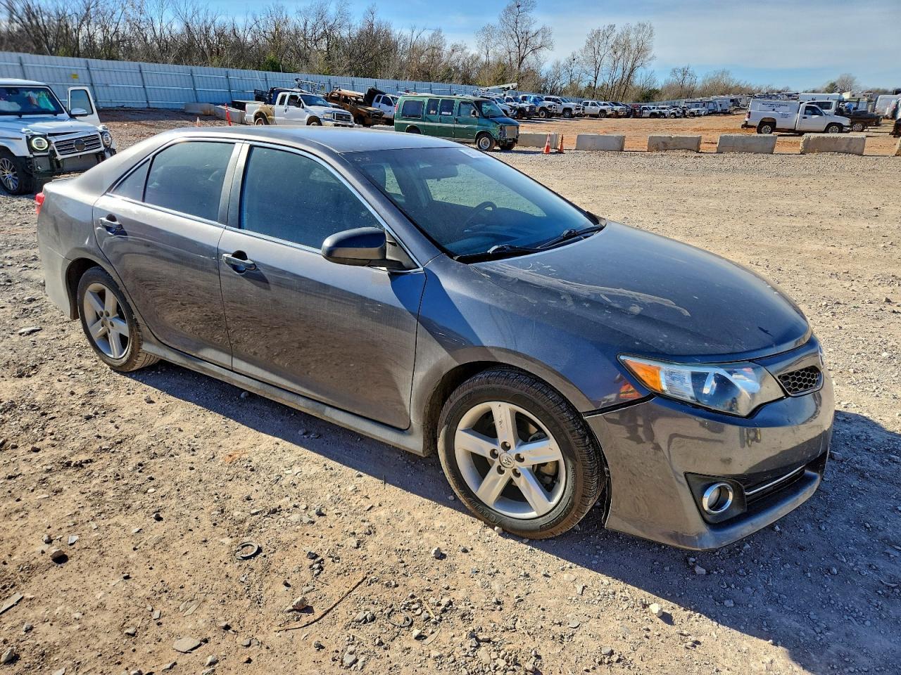 2014 TOYOTA CAMRY