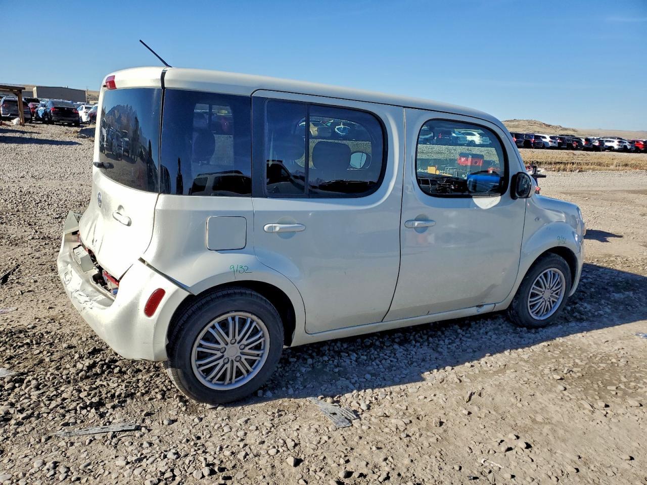 2010 NISSAN CUBE
