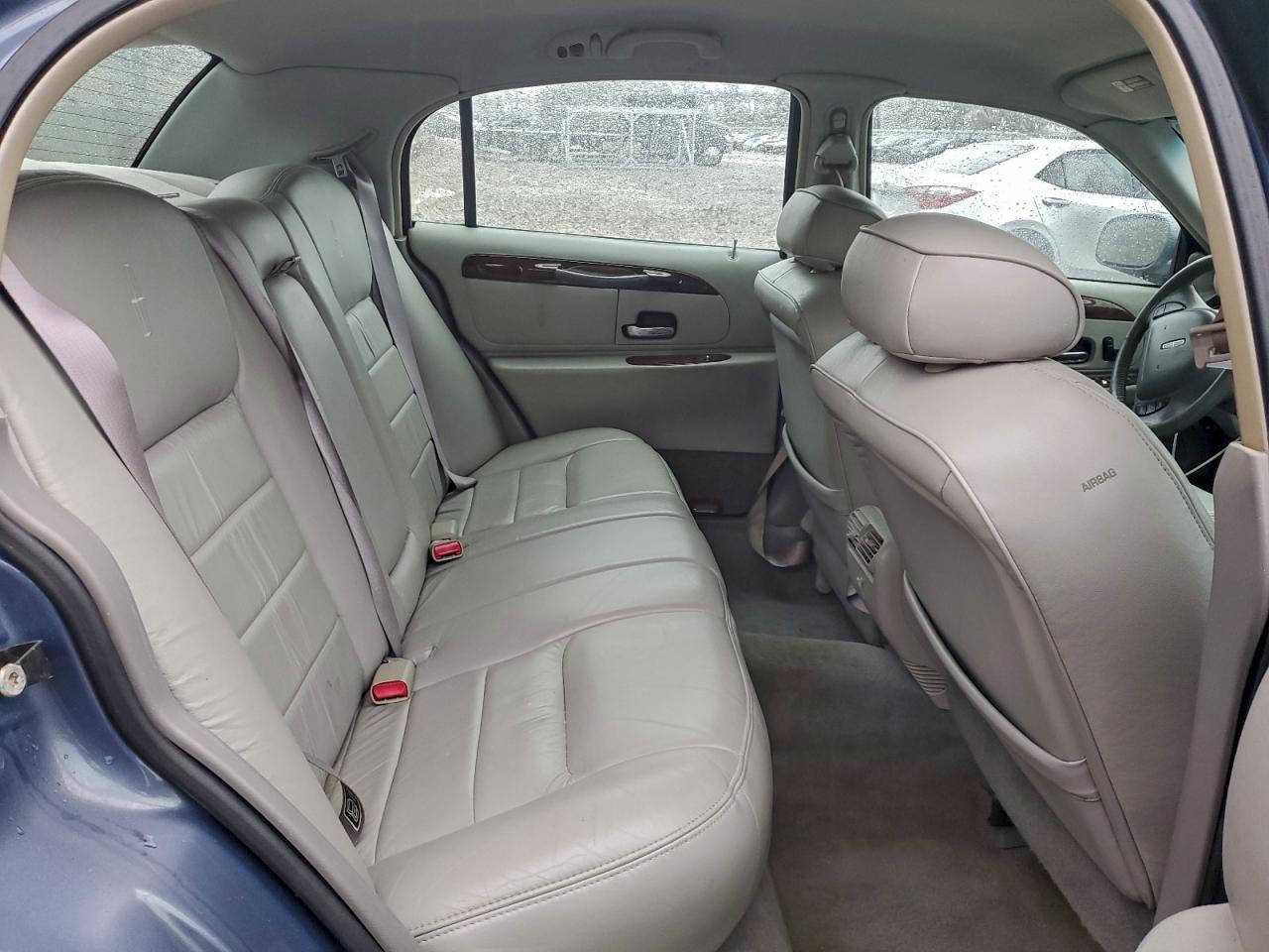 2000 LINCOLN Town Car