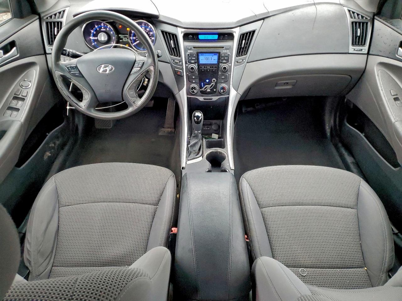 2011 HYUNDAI SONATA
