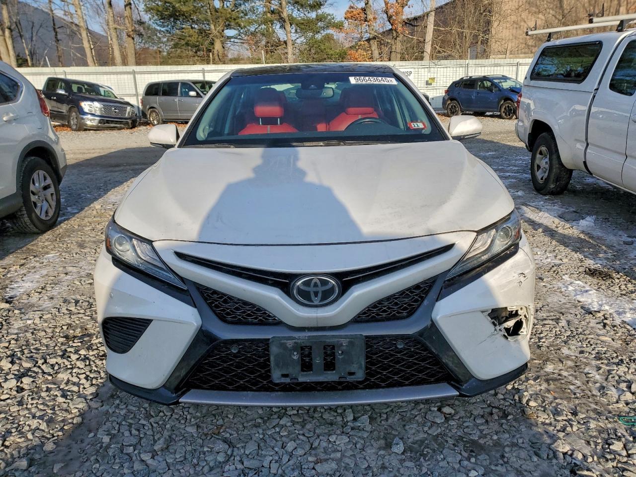 2018 TOYOTA CAMRY