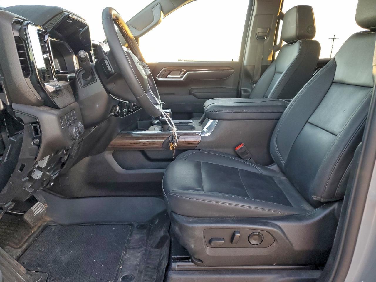 2024 CHEVROLET Silverado