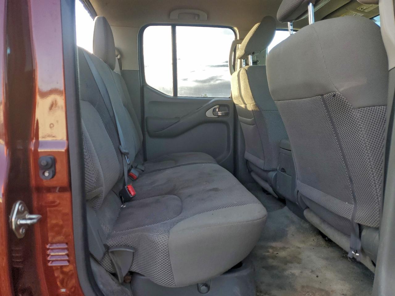 2016 NISSAN Frontier